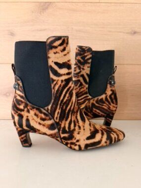 Sam Edelman Margo Tiger Print Calf Hair Ankle Boots Women’s Size 7.5